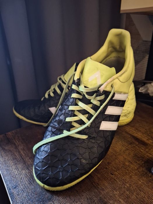 Halówki buty do piłki