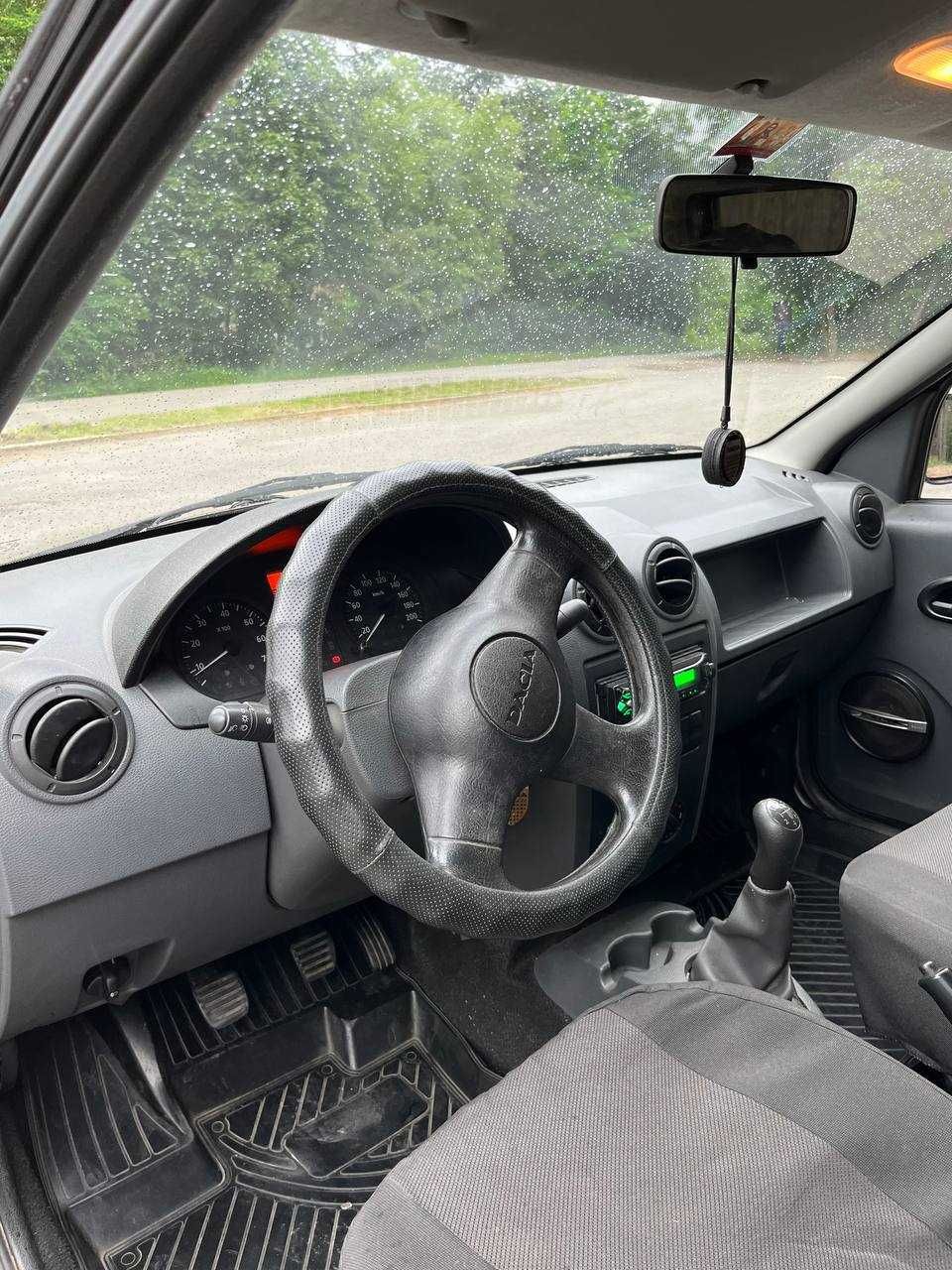 Легковий автомобіль Dacia Logan