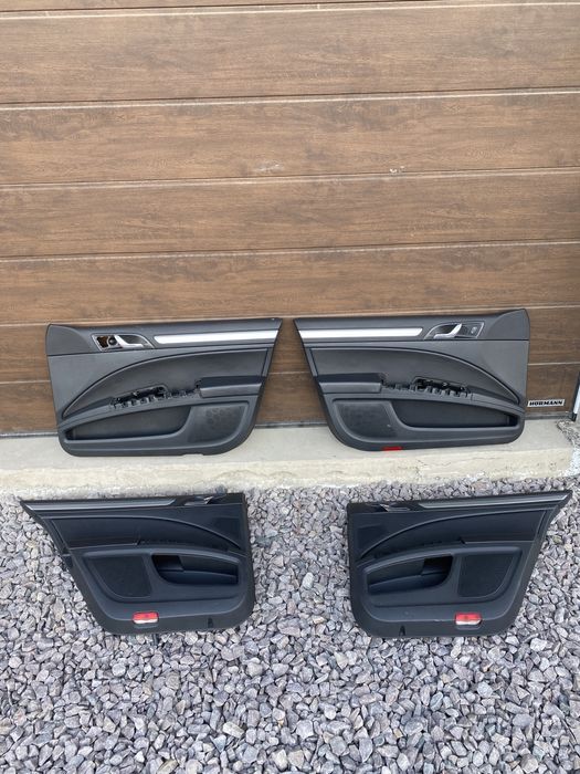 Дверні карти обшивка двері шкіряні Шкода Суперб 2 Skoda Superb2