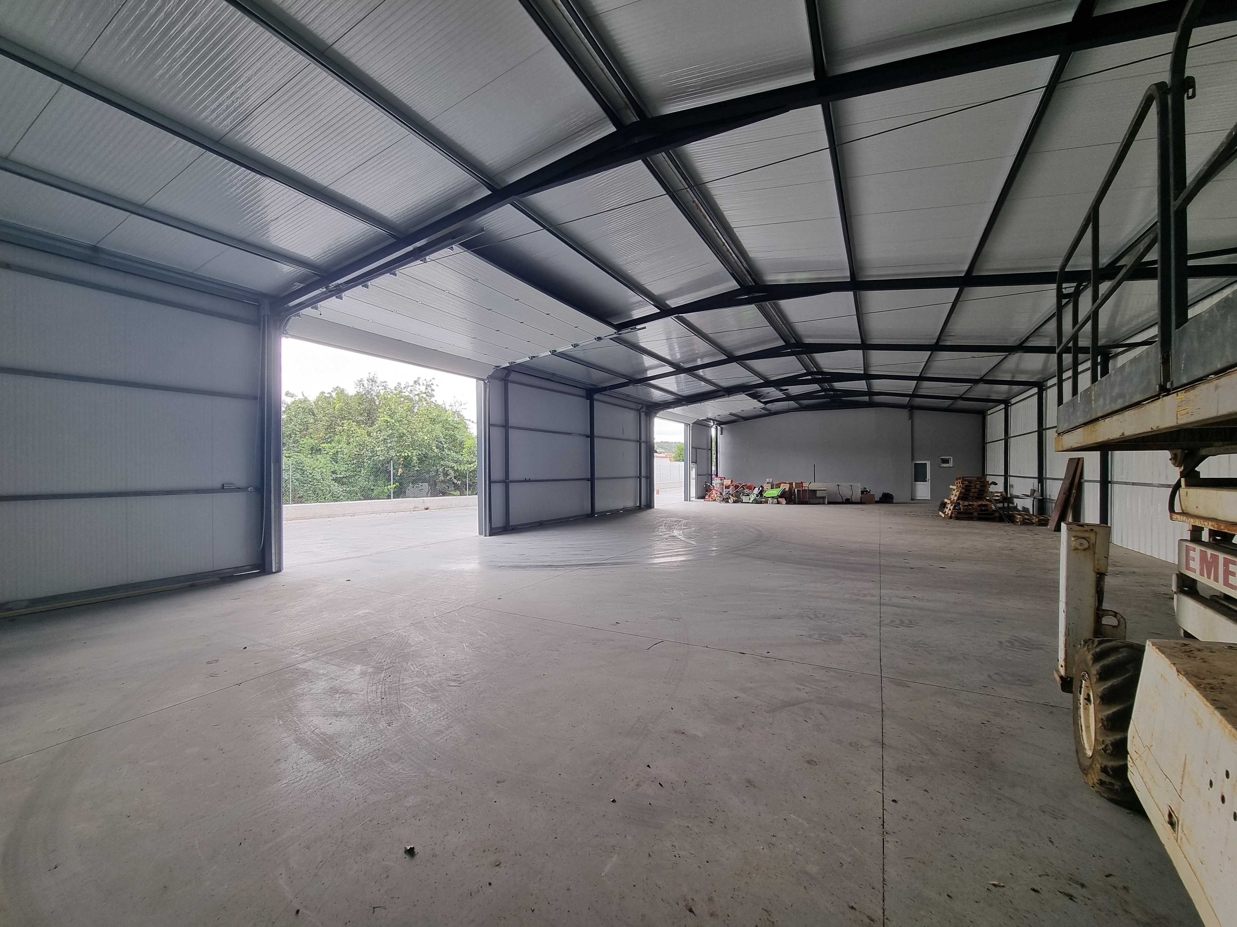 Armazém novo com 450m2 bem localizado