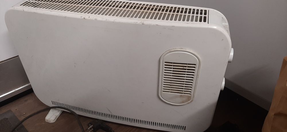 Grzejnik elektryczny konwektorowy