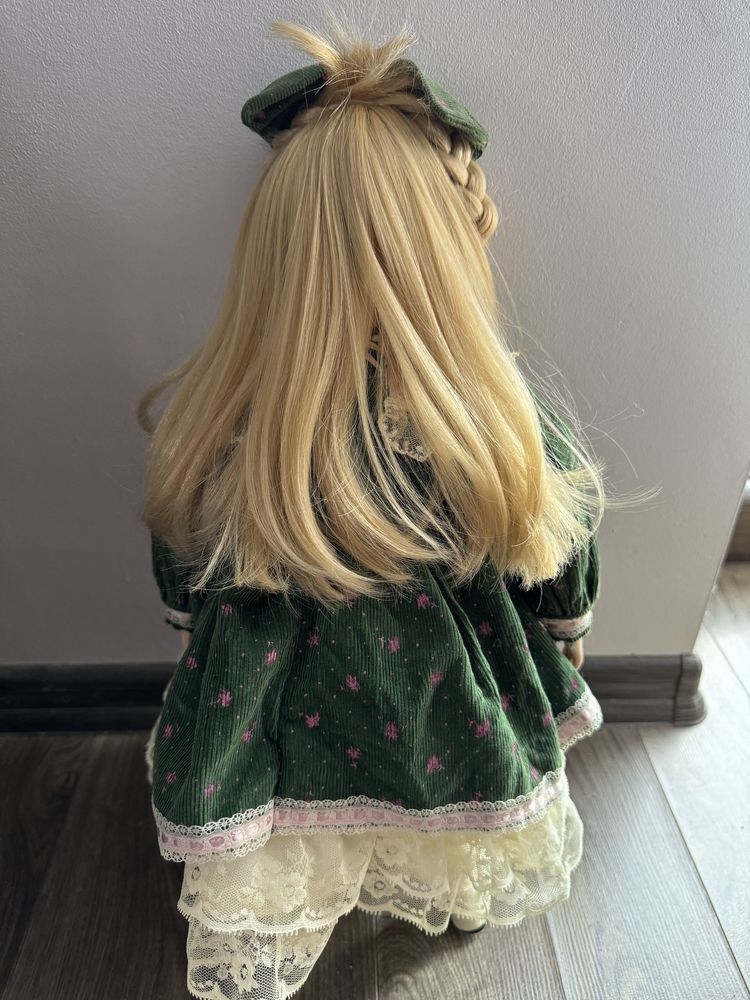 Piękna blond lalka - NOWA.
