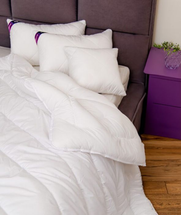 Poduszka AMZ MIKROFIBRA pikowana extra antyalergiczna 40x40 Biały