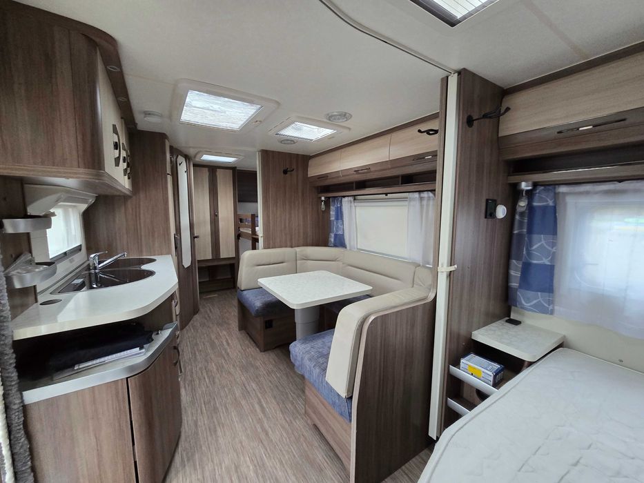 Przyczepa kempingowa HOBBY 545 KMF DeLuxe TRUMA salon polska faktura