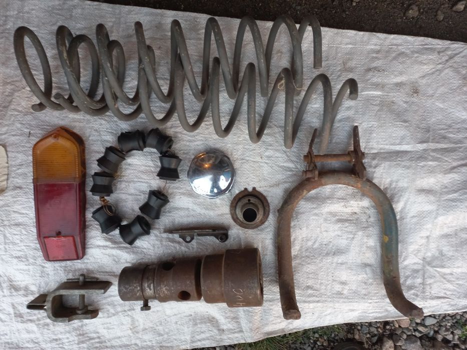 Механічний домкрат, універсальний.