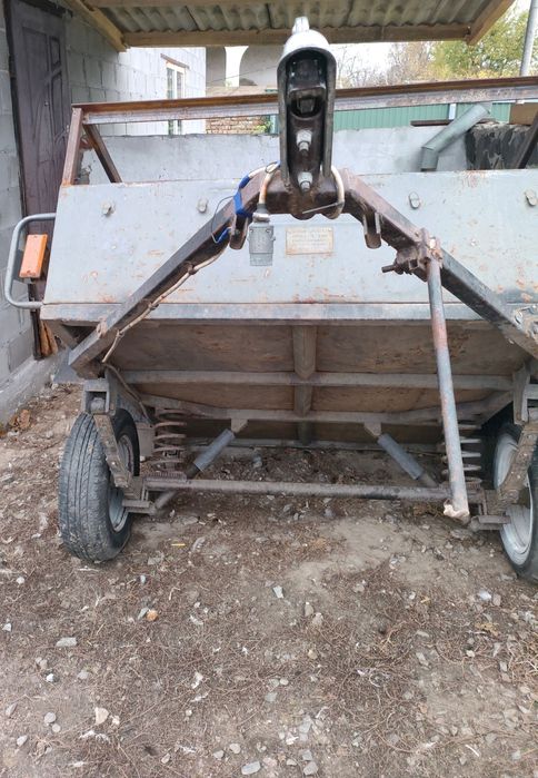 Продаю легковий прицеп