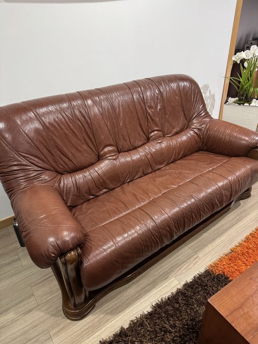 Sofas em couro  em muito bom estado