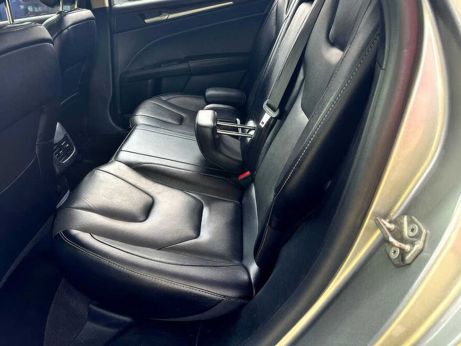 Ford Fusion      2020