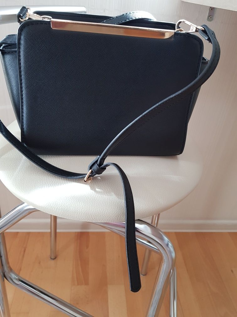 Torebka crossbody-czarna elegancka