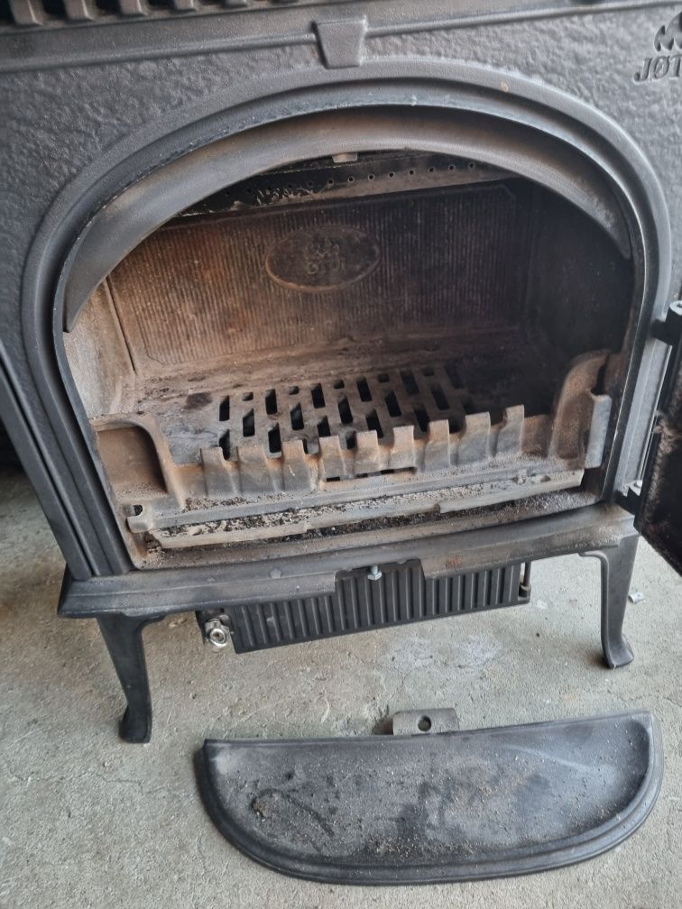 Jotul 3 kominek jøtul z popielnikiem dopalanie spalin