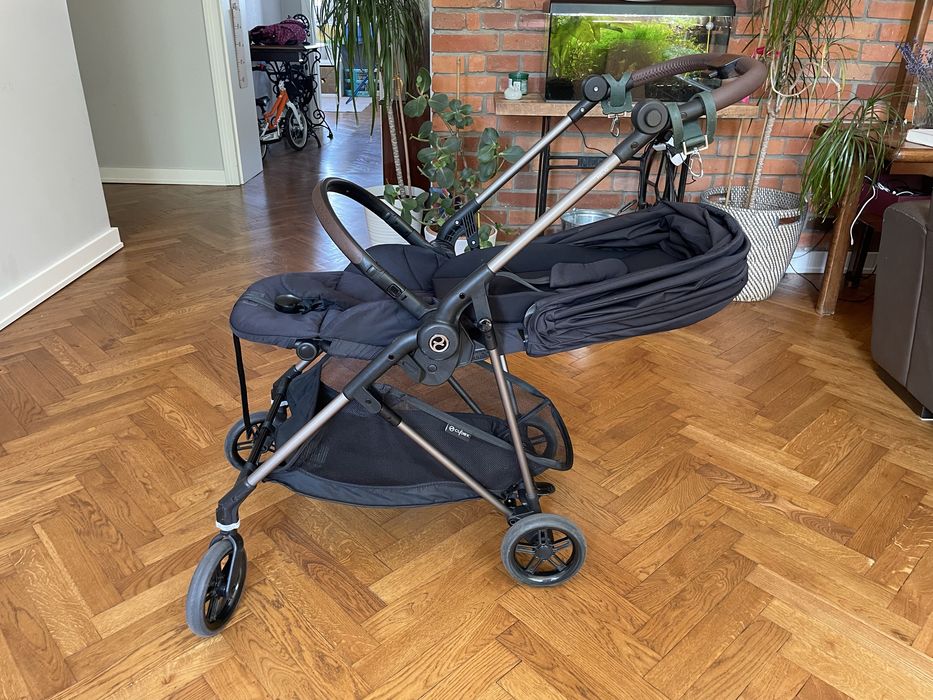 Wózek spacerowy Cybex Melio Magic Black
