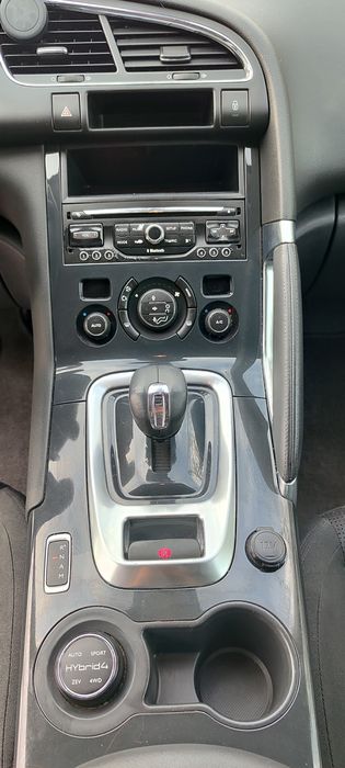 Продам автомобіль Peugeot 3008 Hybrid