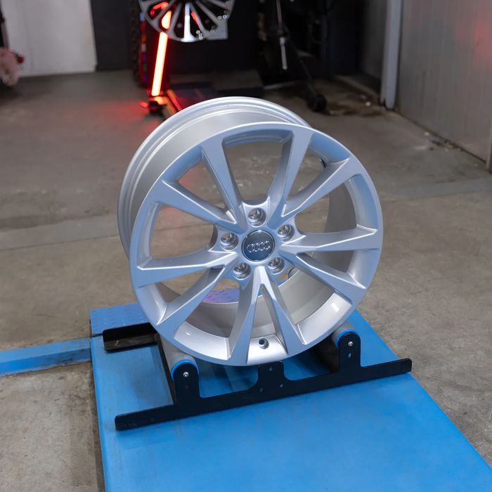 NOWE ORYGINALNE Felgi aluminiowe Audi 17" A3 A4 A6 A8 Q2 Q3 TT