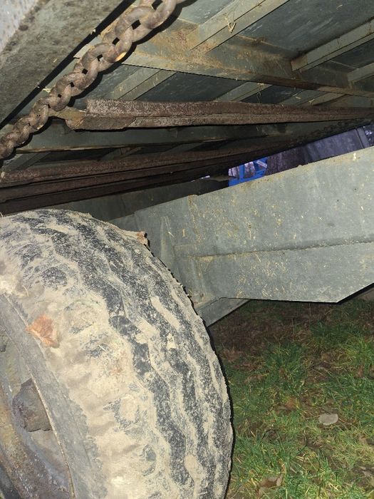 Розкидач органічних добрив 4т.