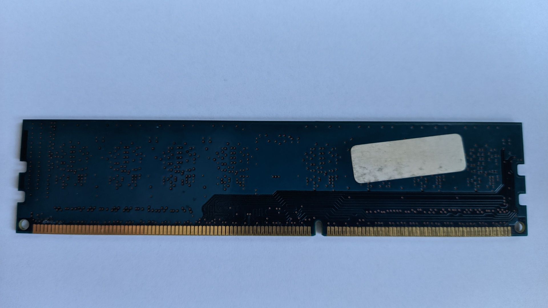 Оперативна пам'ять hynix 2GB 1Rx8 PC3-10600U-9-11-A1