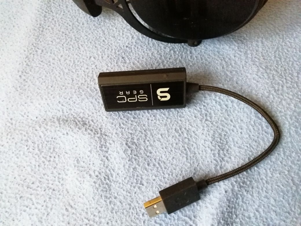 Karta dźwiękowa SPC Gear VIRO adapter USB kabel słuchawki

https://spc