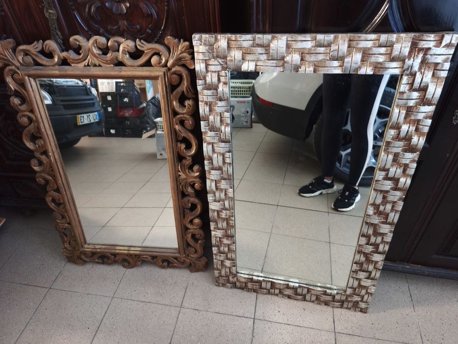 Dois espelhos antigos