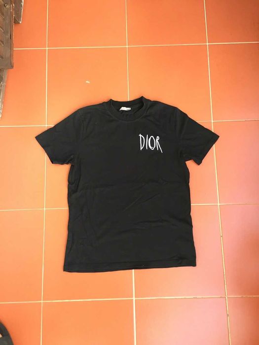 T-Shirt preta --- DIOR  ( Christian Dior )