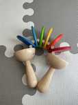 PLAN TOYS Drewniany instrument grzechotka