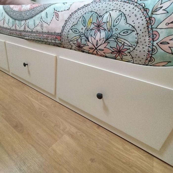 Cama Hemnes IKEA individual com 2 colchões mas pode abrir para o dobro