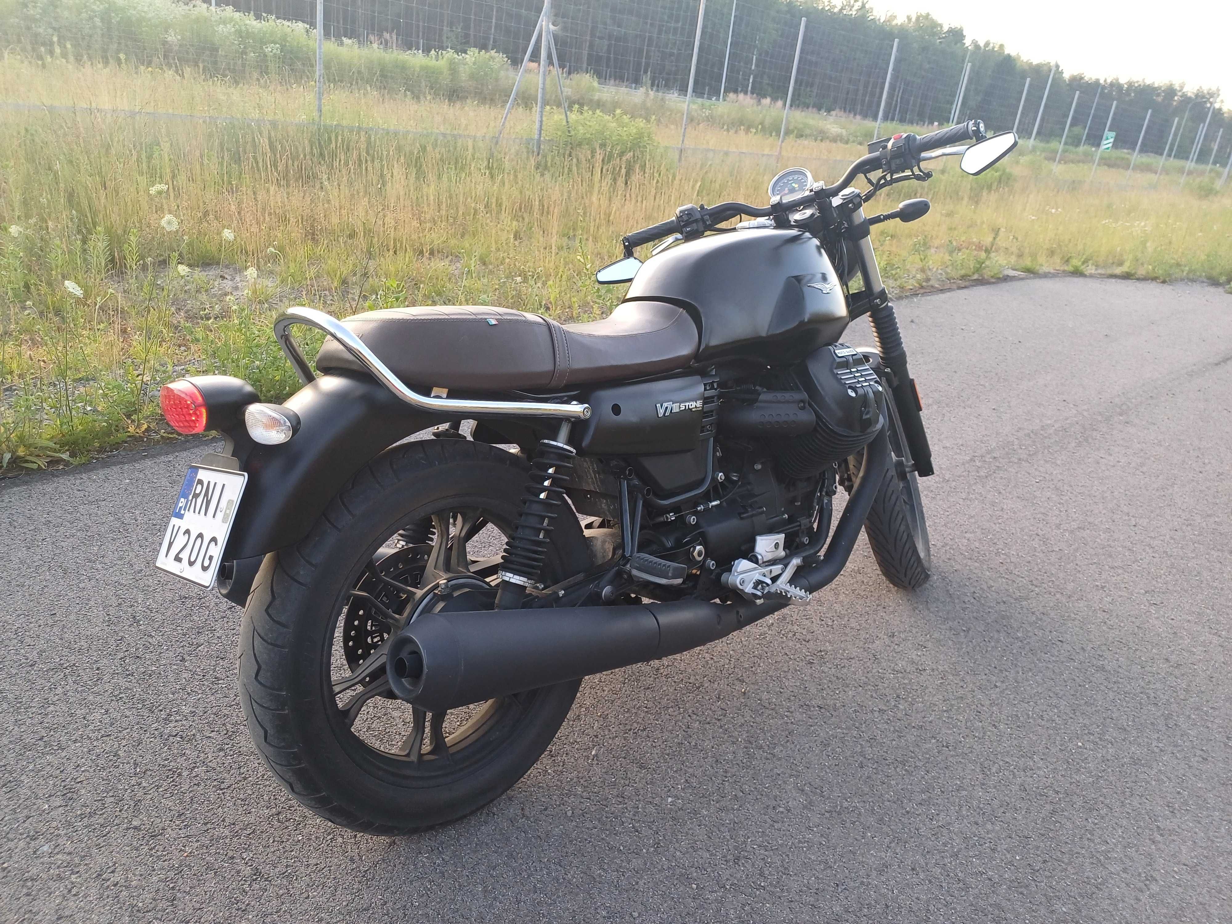 Moto Guzzi V7 Stone