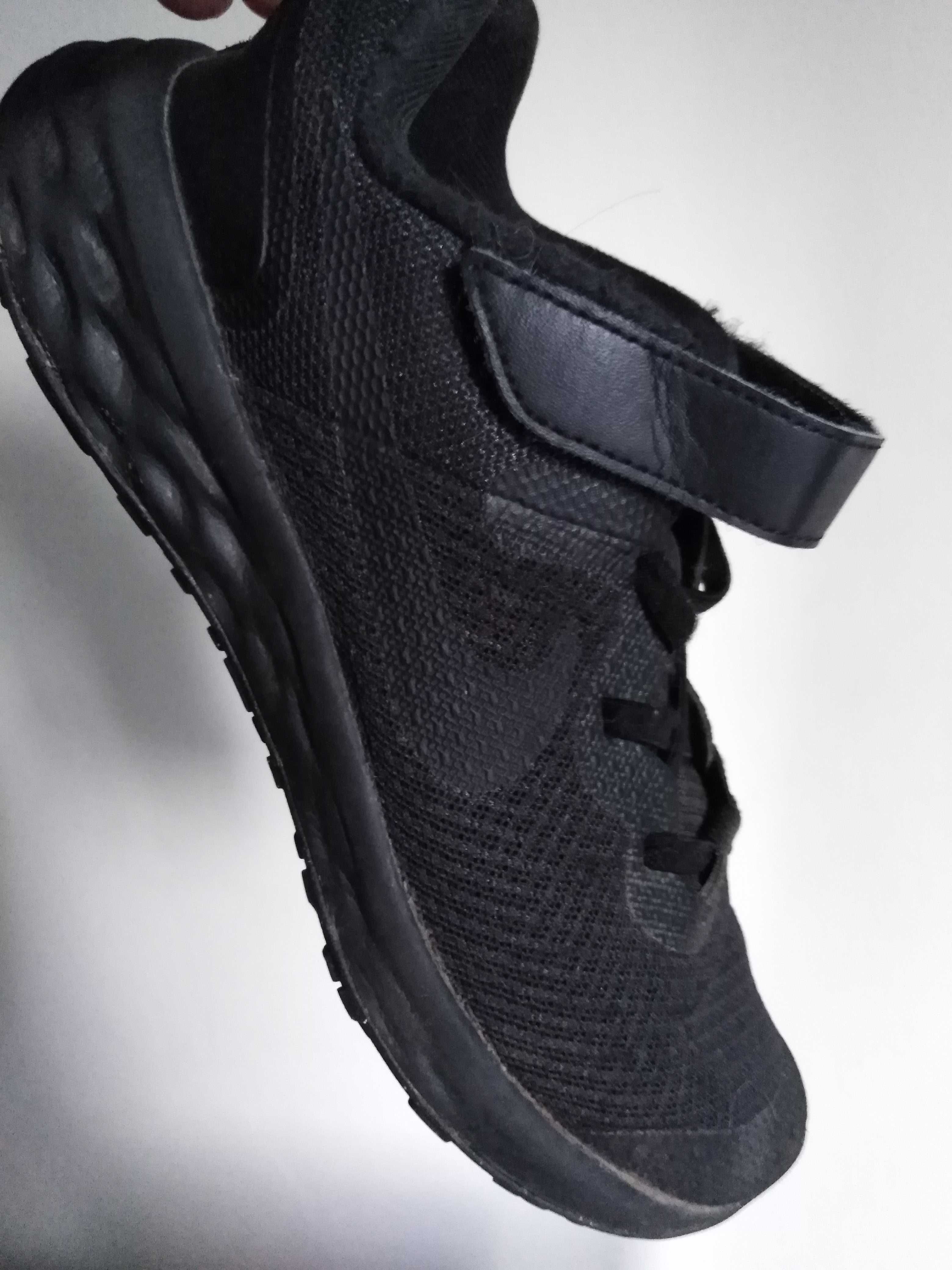 NIKE. Buty sportowe.
