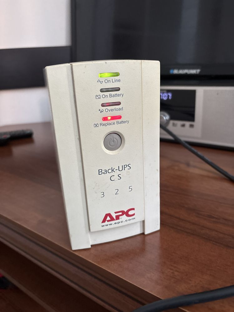 UPS APC Back-UPS CS 325 – sprawny, BEZ baterii, z kablem IEC