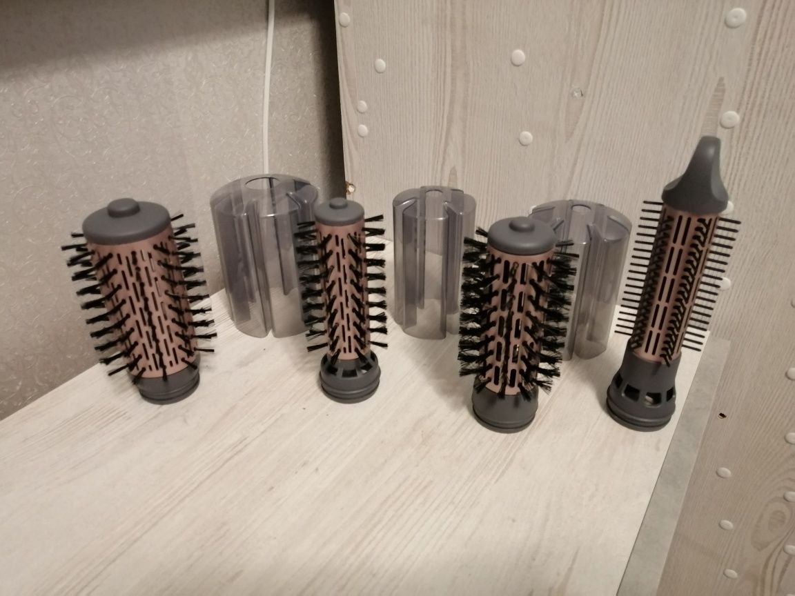 Продам Фен-щітка Philips BHA735/00