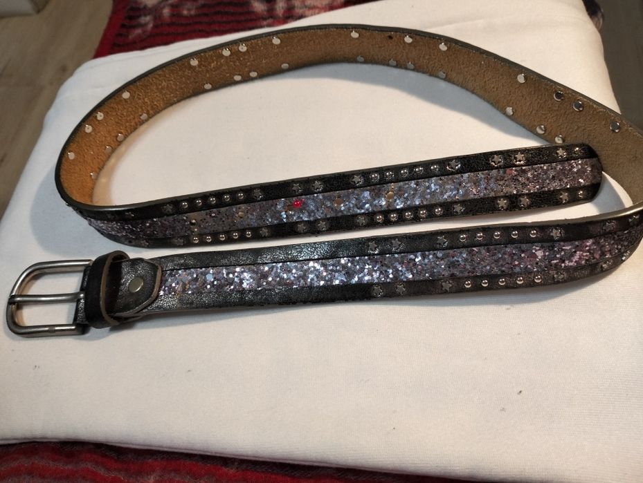 Pasek do spodni czarny z ćwiekami.