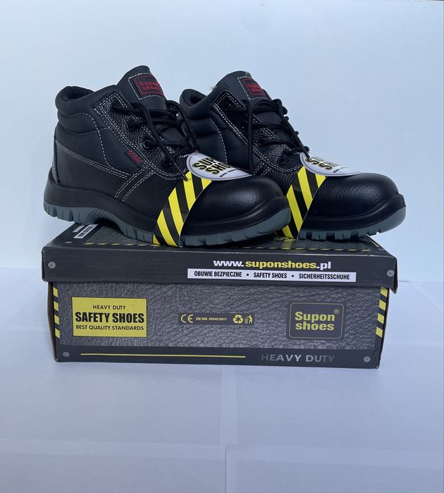 Nowe skórzane buty robocze