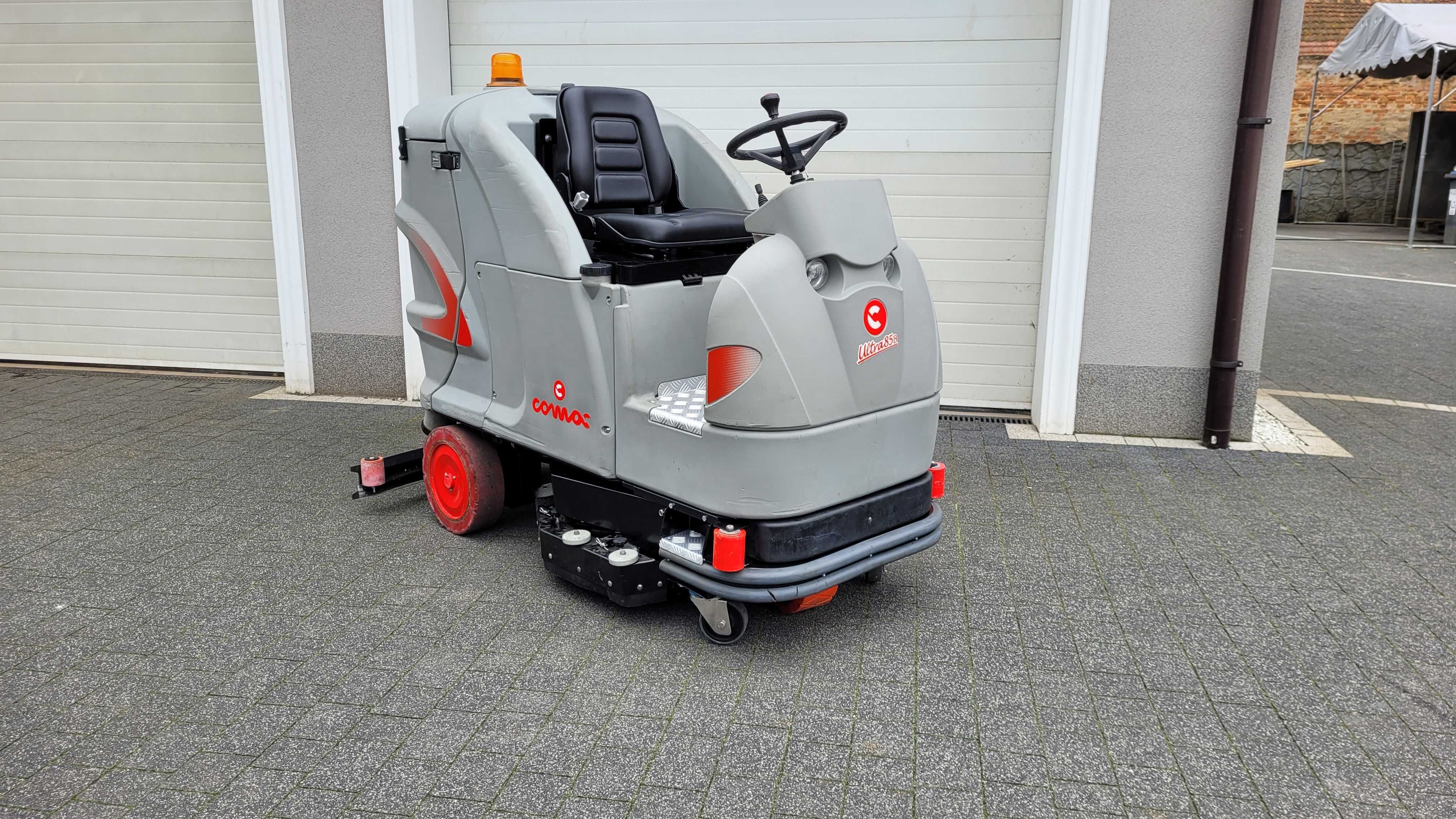 Szorowarka Comac Ultra 85  nowe baterie