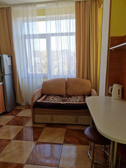 Вільна  з 12.11.Героїв Майдану , ТЦ Майдан.і