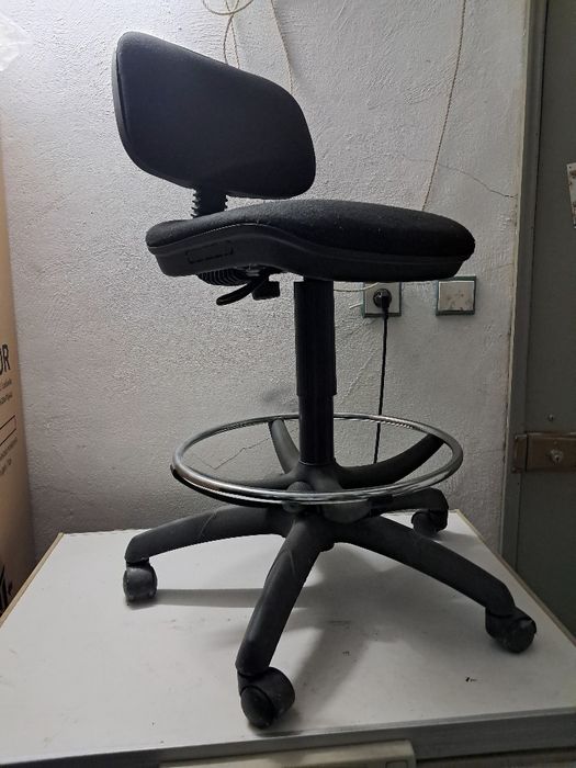 40€ Vendo cadeira de secretária