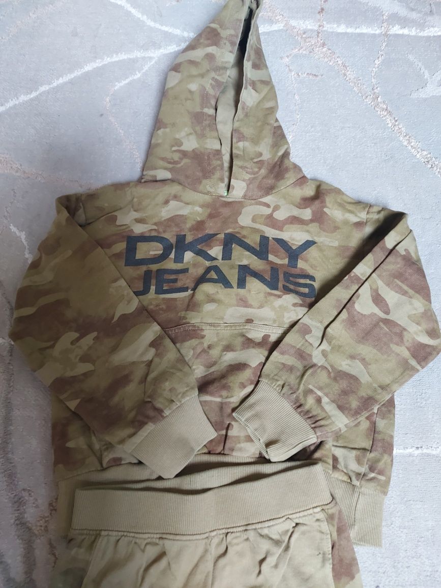 Dres chłopięcy DKNY