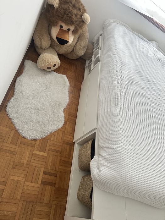 Cama c/arrumacao IKEA c/colchao