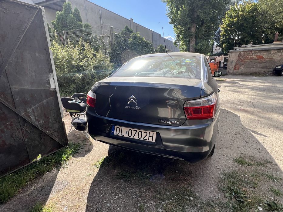 Samochód po kolizji