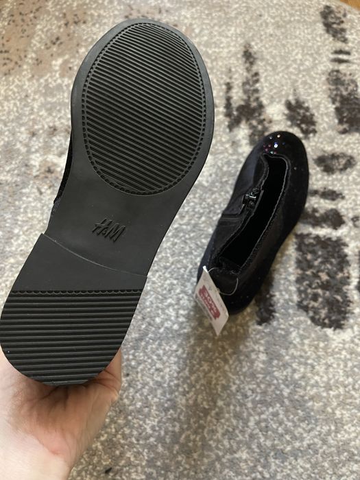 Продам черевички H&M