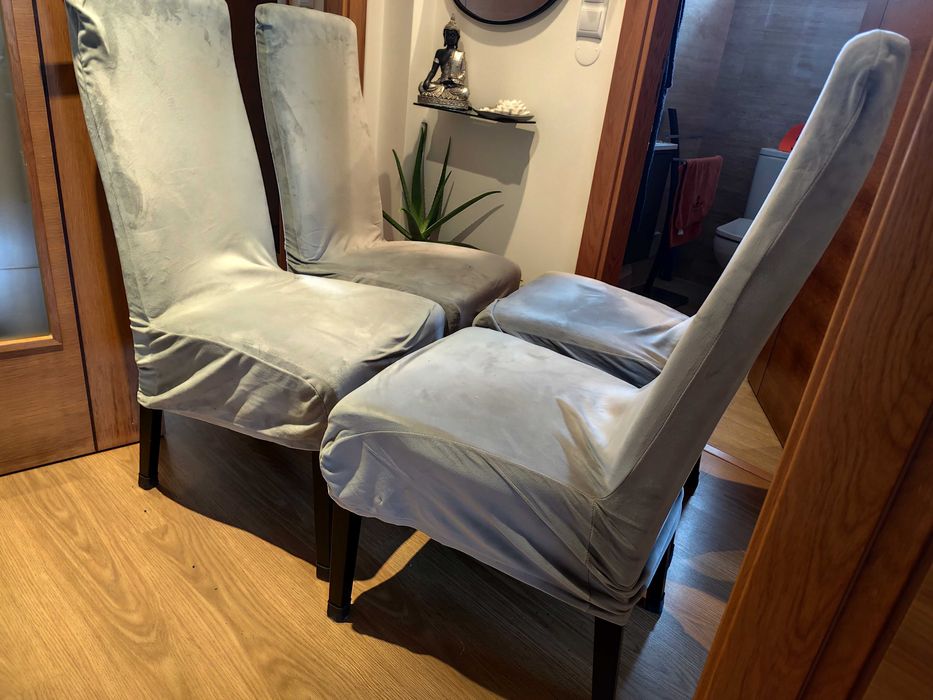 Vendo 4 cadeiras para mesa de jantar