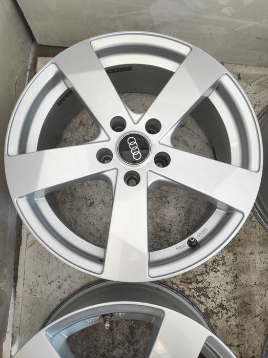 58 Felgi aluminiowe AUDI R 17 5x112 Bardzo Ładne
