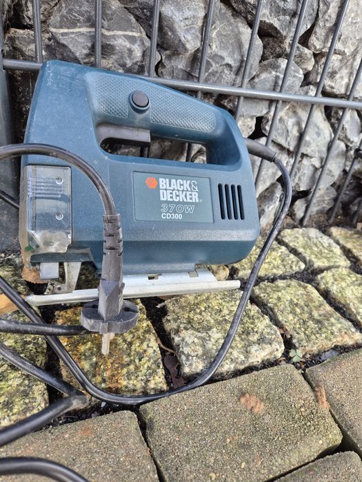 Wyrzynarka BLACK DECKER 370W