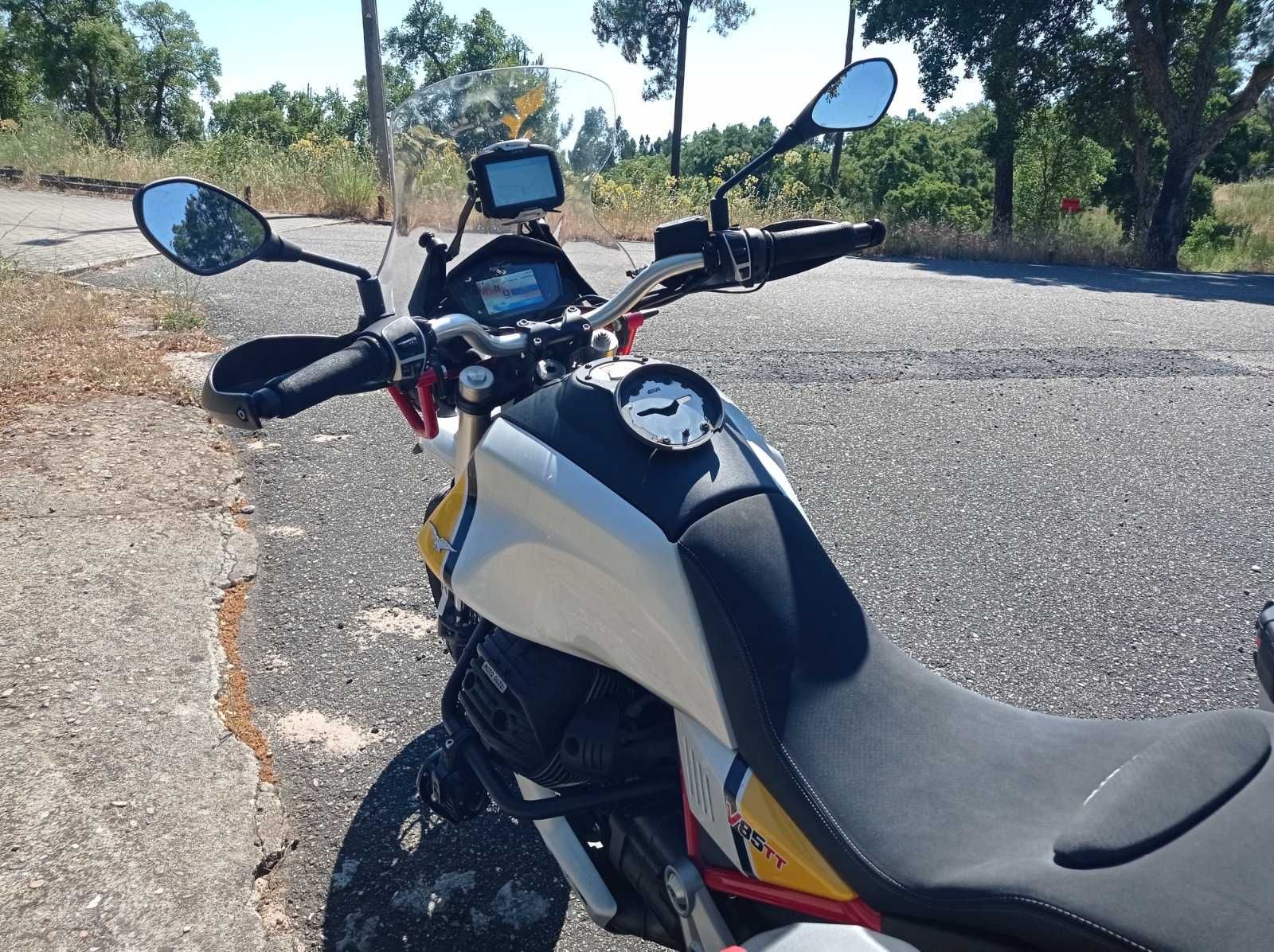 Moto Guzzi V85TT