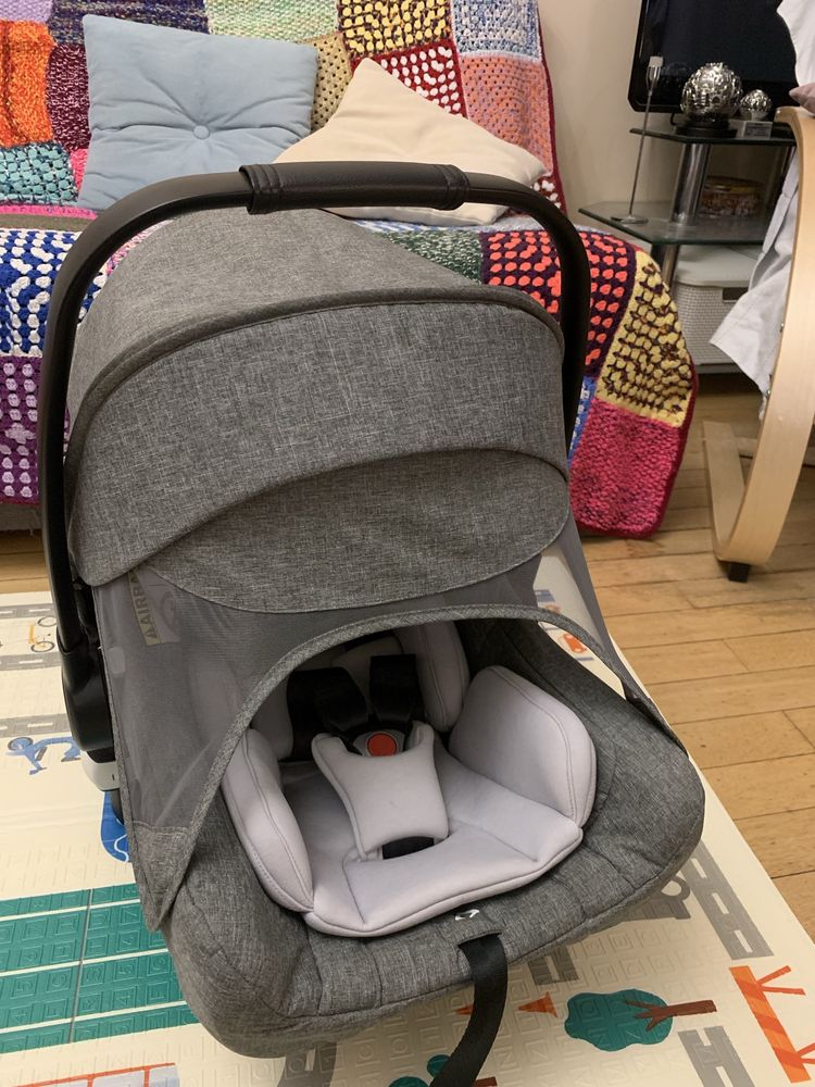 Bugaboo Turtle Air автокрісло з базою Isofix та адаптерами до коляски