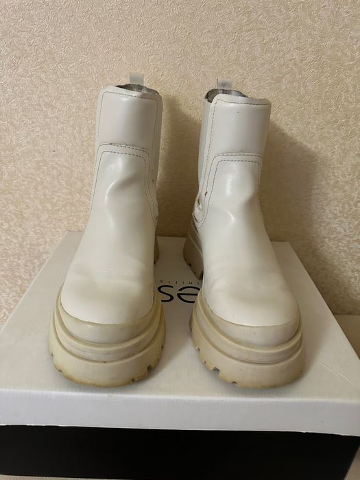 Ботинки Stradivarius 36 р