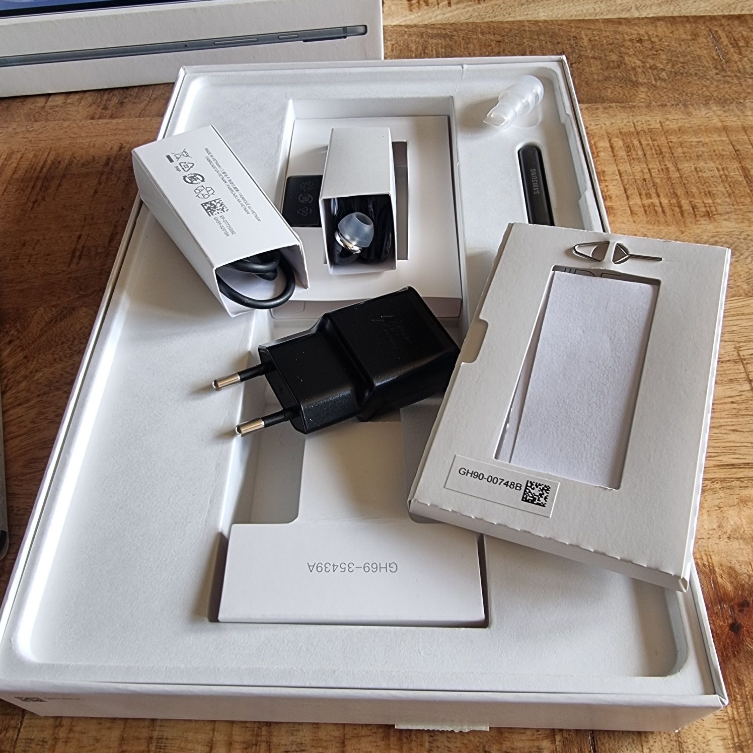 Samsung Galaxy Tab s6 8 GB 256 SDD