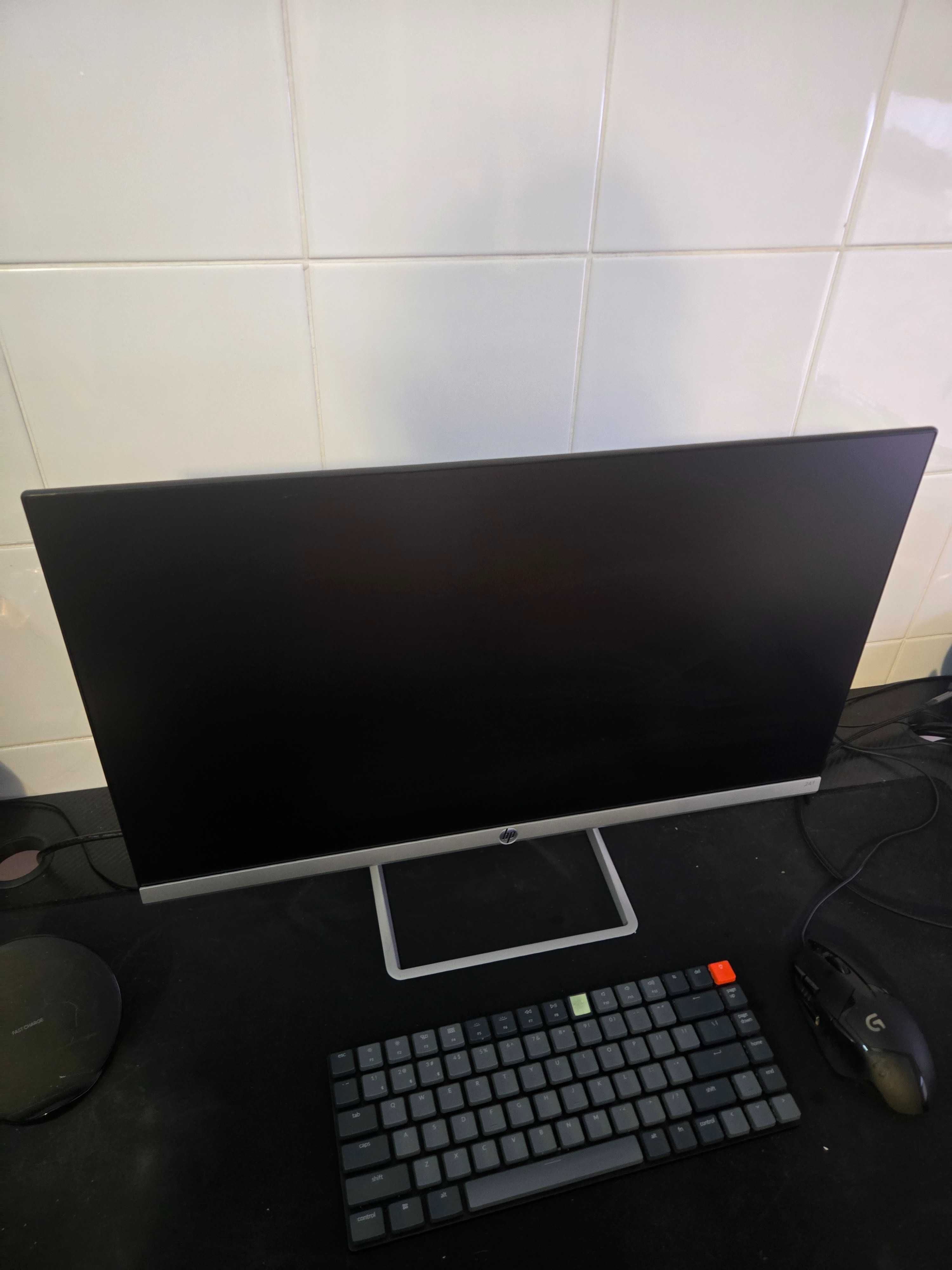 Monitor usado HP 24F de 24'' Full HD e tecnologia AMD FreeSync