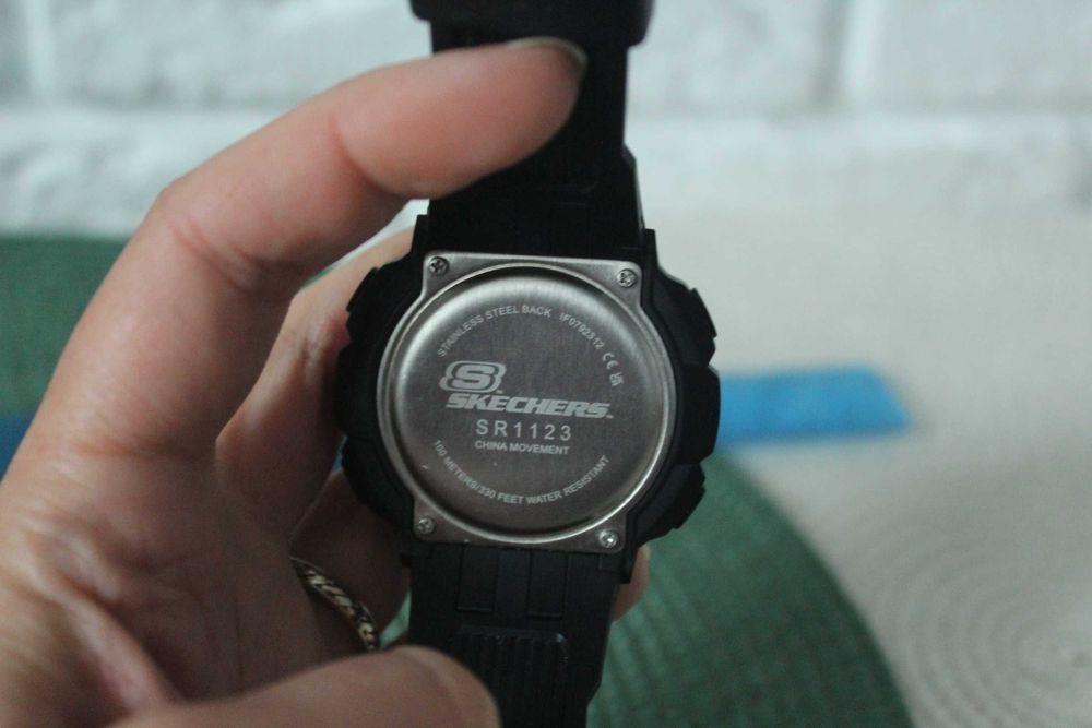 Skechers стильний годинник з підсвіткою. Чоловічий.