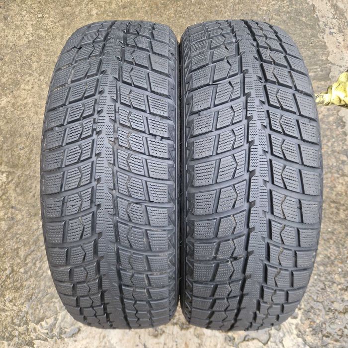 Зимові шини, резина 225 60 R18 LingLong 2шт.