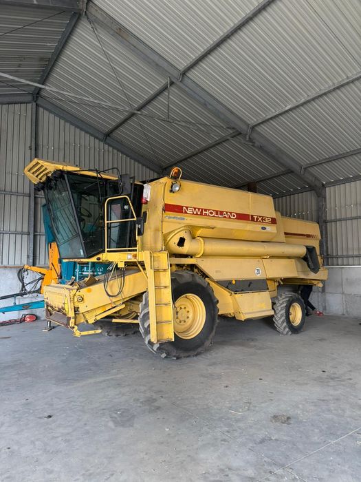 New Holland Tx32,heder +stół do rzepaku 4.50m