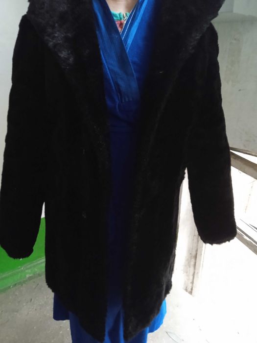 новая черная шуба