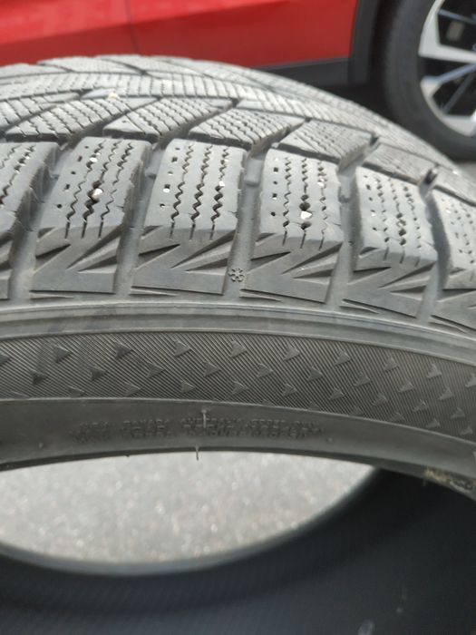 Резина r 19 зима Hankook  245/45r19 102T I Cept iZ 2